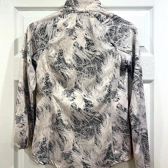 Womens Small Joe Fresh Active Wear White and Black Pattern Zip Up - Picture 2 of 6